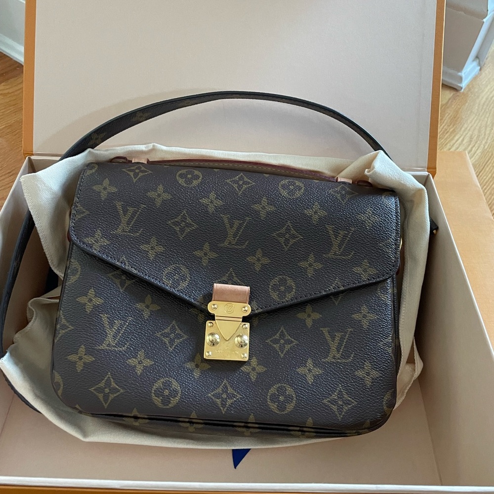 Louis Vuitton pouchette‎ Métis